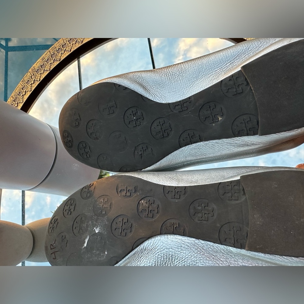 TORY BURCH Flat Silver Leather Slip size 7 - Picture 8 of 13
